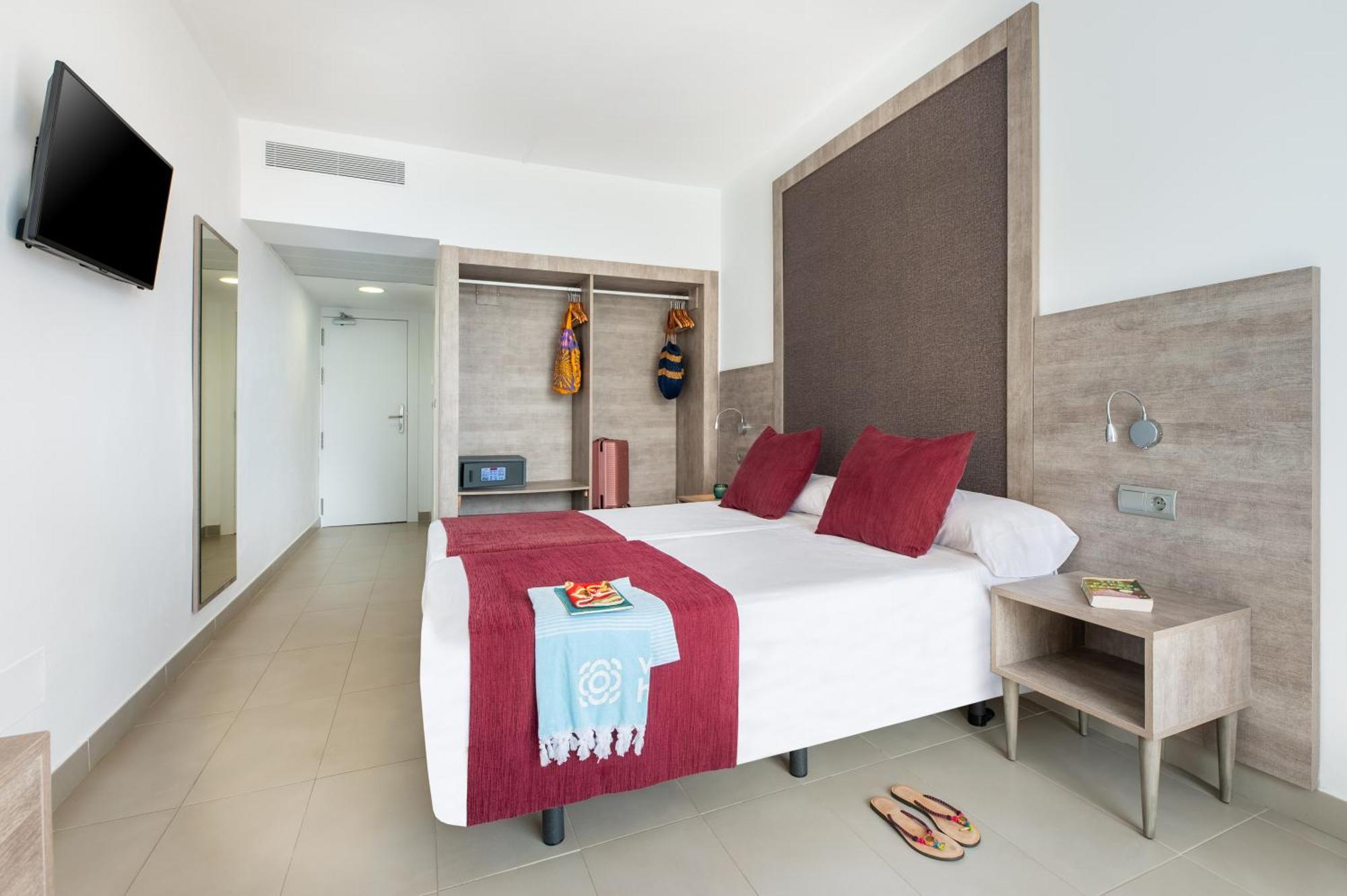 Hotel Vibra Riviera Sant Antoni de Portmany Dış mekan fotoğraf