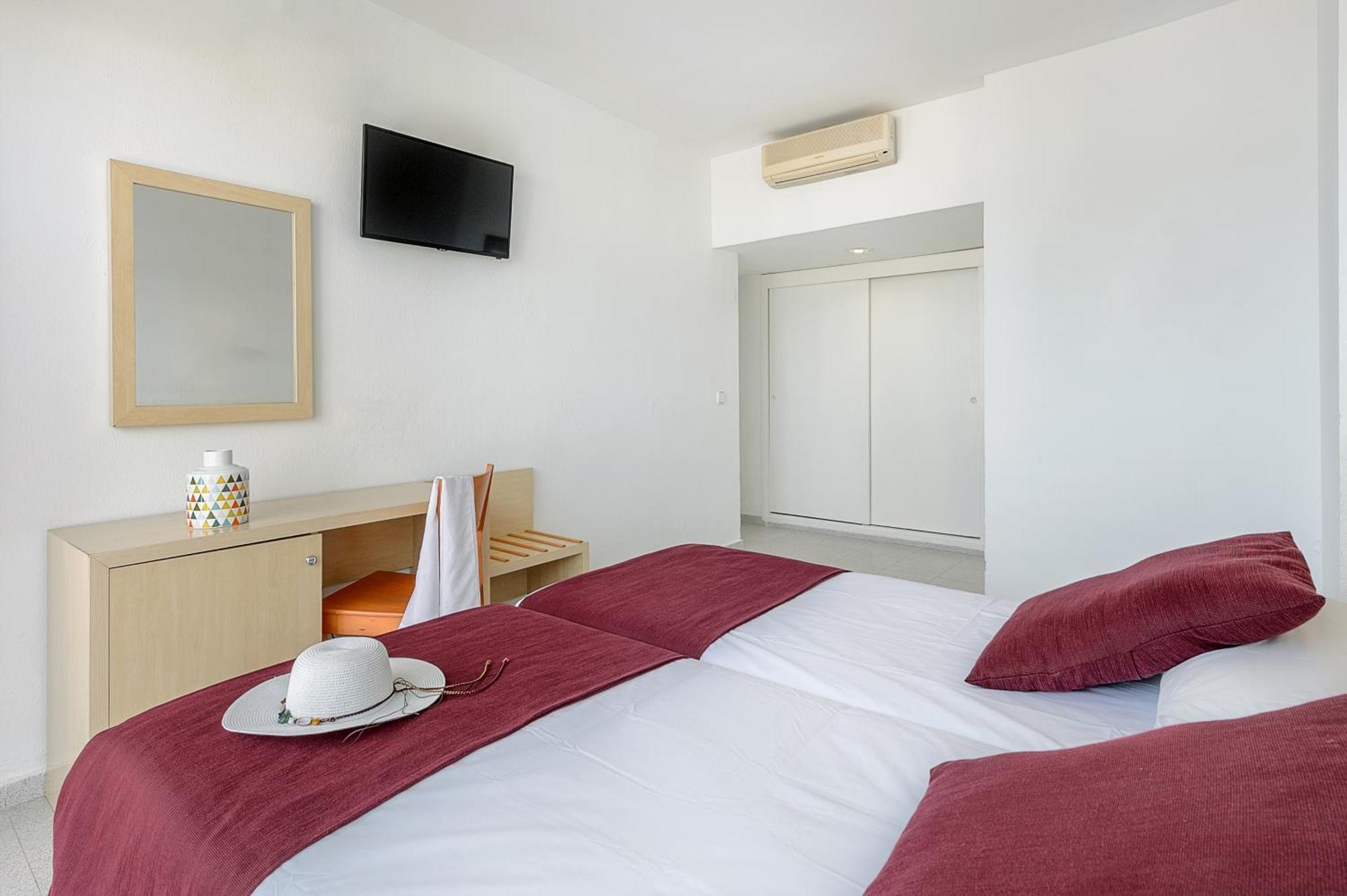 Hotel Vibra Riviera Sant Antoni de Portmany Dış mekan fotoğraf